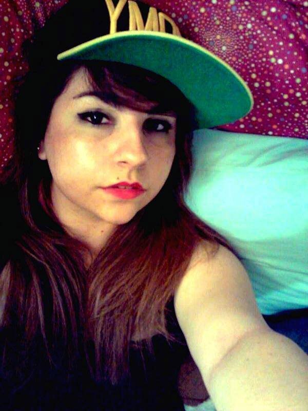 American singer-song writer.
http://t.co/DXtPDo0Lo2