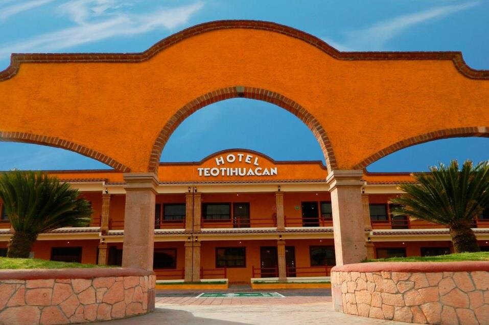 Hotel Teotihuacan tiene la misión de brindar un servicio de calidad logrando la satisfacción del huésped, en un ambiente limpio y enfoque sustentable.
