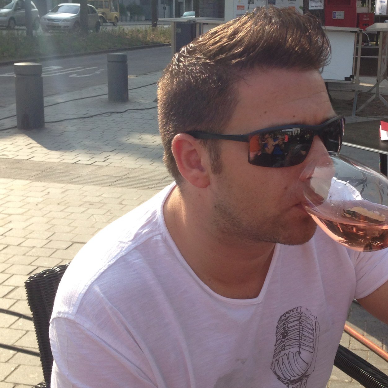 geertdegens's profile picture. Partner @ FinFisco /Boekhouder/Internet addict/Nieuwsgeek/Sportbeest/Limburger/Echtgenoot/Vader/Levensgenieter...

Instagram & Snapchat : gdegens