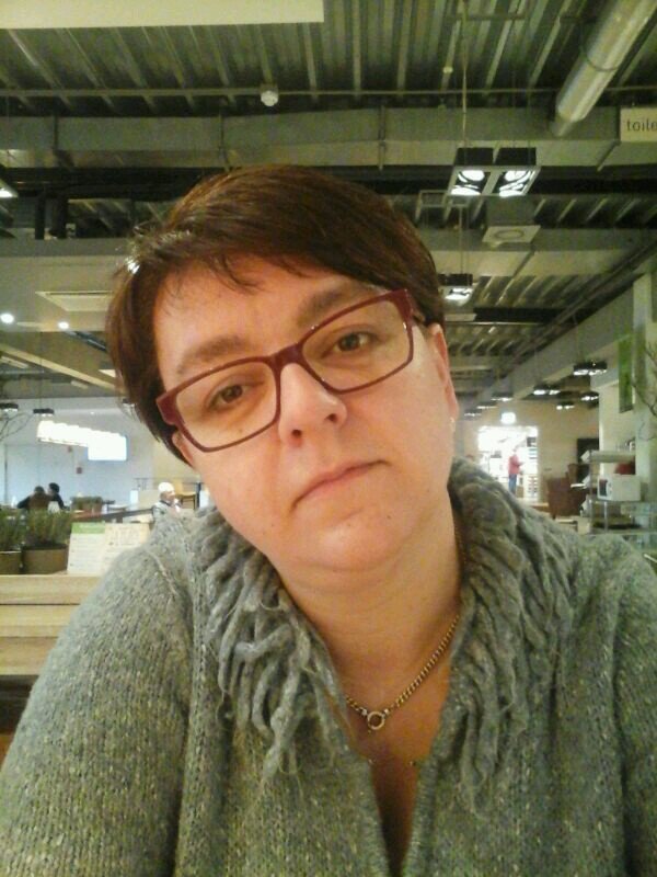 EllenKos6's profile picture. 