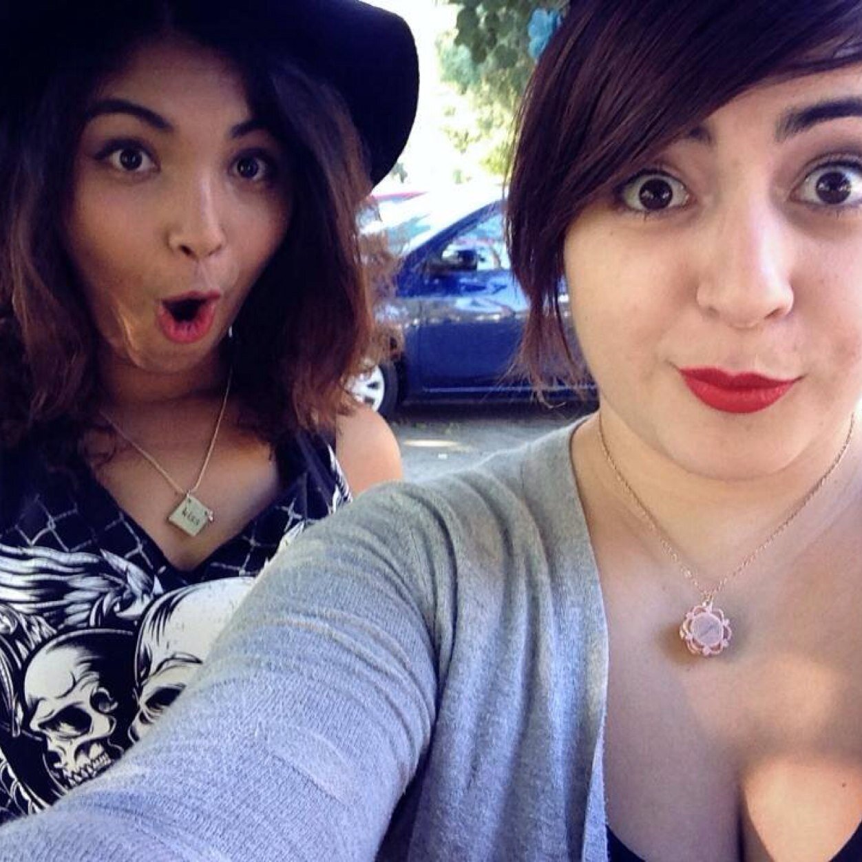 We are Annie and Adetty Starstruck Interviews. We interview bands you love. From the sunny, golden state CaLiFORnia. Follow.like.share.subcribe on youtube.