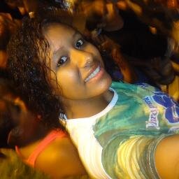 → Euu queroo.
Euu PossO.
Euu coonsiigO ←
●๋• Siimplees αssiim ~
Twittando até o fim! ;p