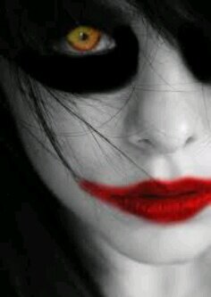 TariqVawda's profile picture. Livin Strange & Large