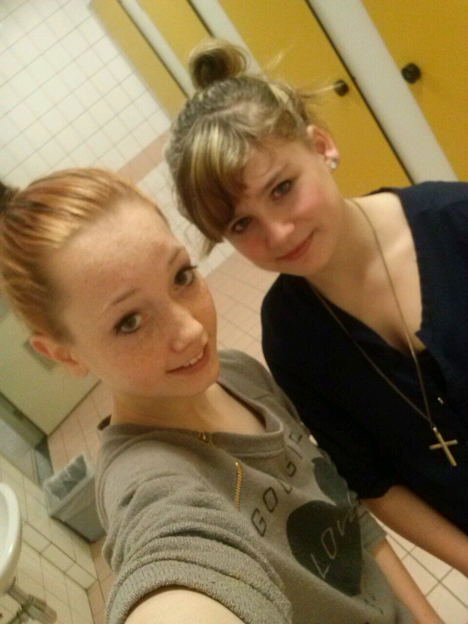 LoveYouBbyxxNadja. Goeiiendaaaaaag dan sem hendrikx.  feesje!!! thijmen,peters.  lol bij foodstore gr jeroen ;)'