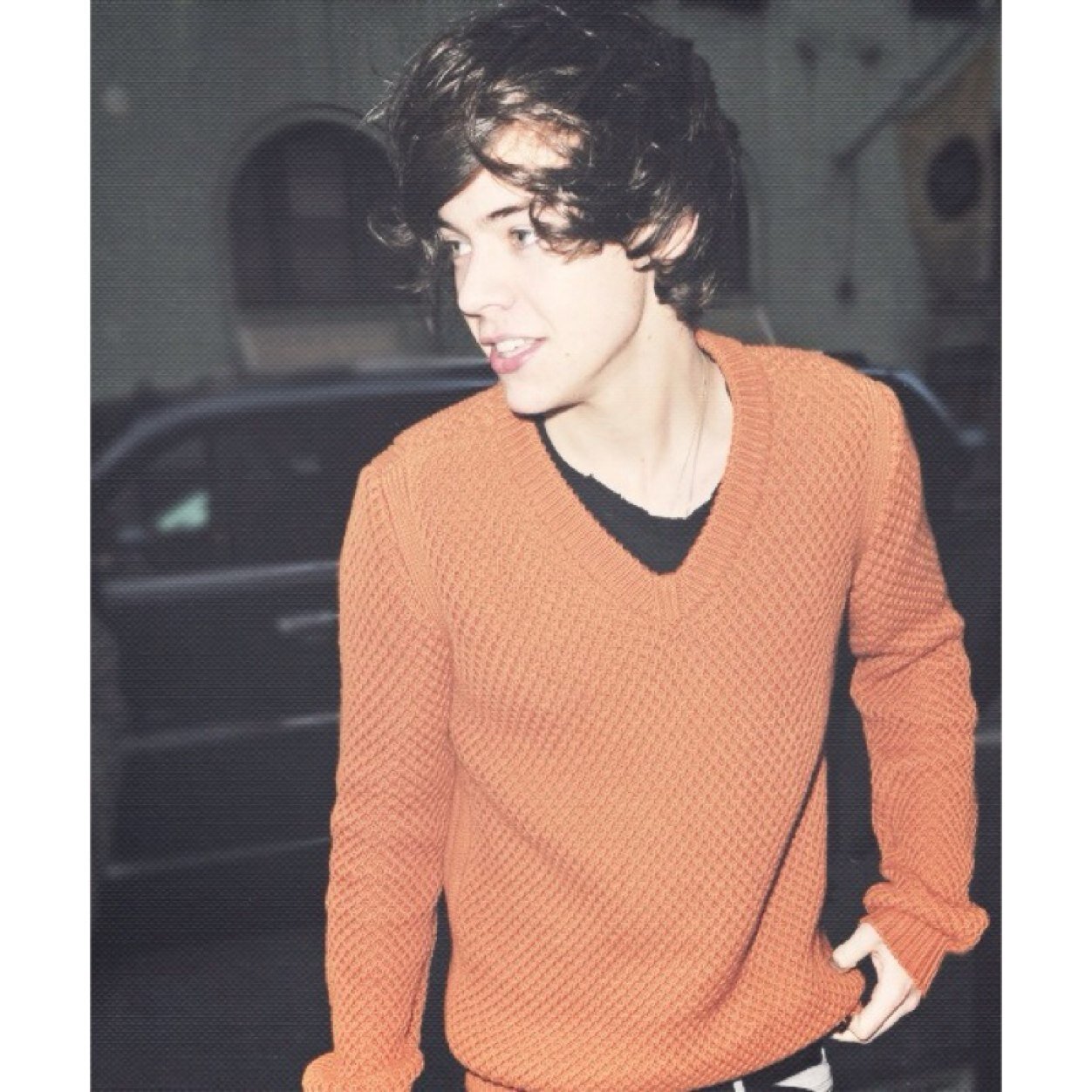 I hope you're happy today, ily:) I just gave you a free follow so please go and follow @starfallstyles (i follow back there)