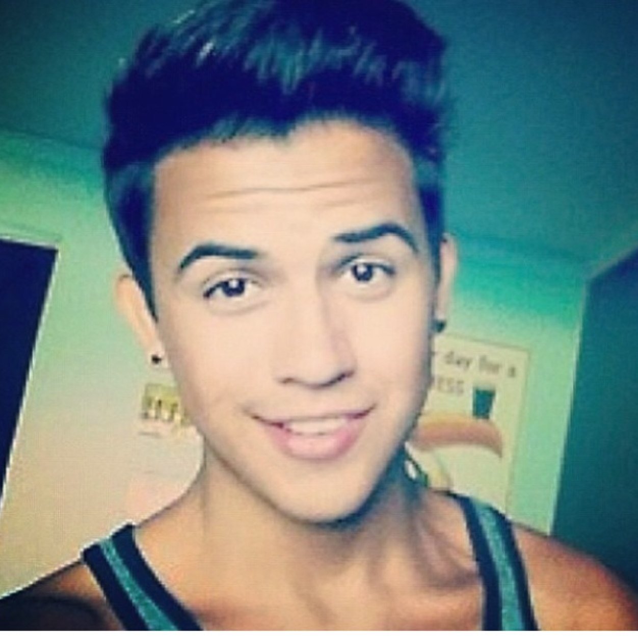 hotguyyys's profile picture. 