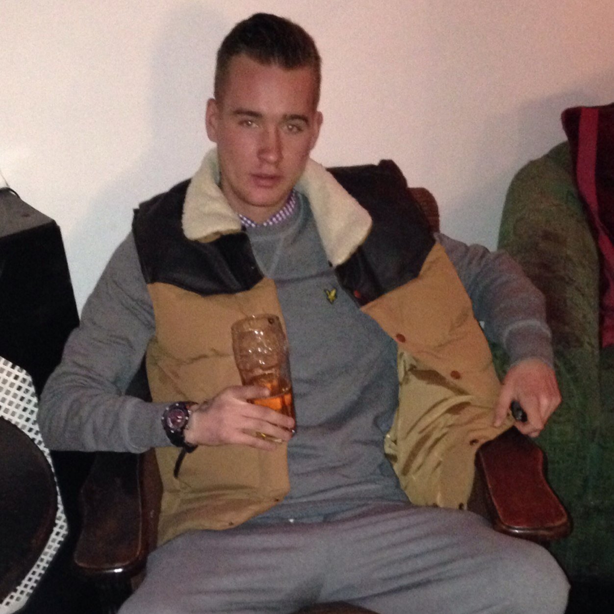 BBM- 7b0790a3
SNAPCHAT- HarrySmith1994