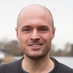Vader van Teije en Lot, wielrennen, PSV, voetbal, muziek, creatief, autodidact, doelgericht en ondernemer