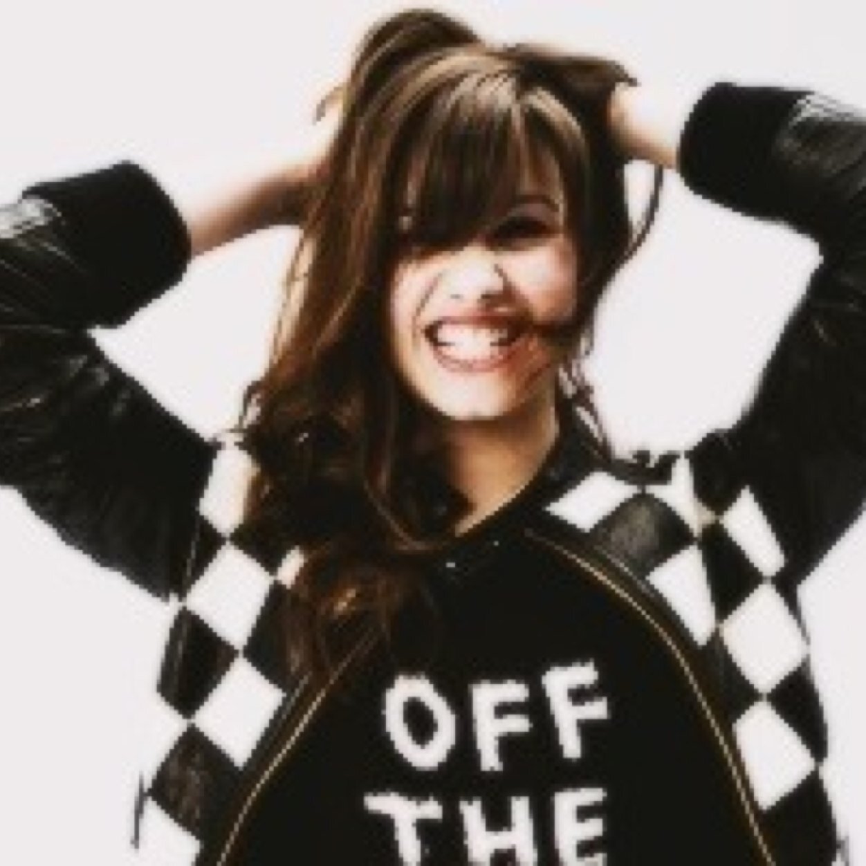 I followed you, because I think you're sweet. ♡ don't dollow this acc, FOLLOW @you_lovatic and @itslovatogmz please. C: