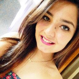 Preste atenção, não abra mão dos proprios sonhos.Não deixe de sonhar. Não deixe de sorrir, pois não vai encontar quem vai sorri por ti. (8'  welcome.(: