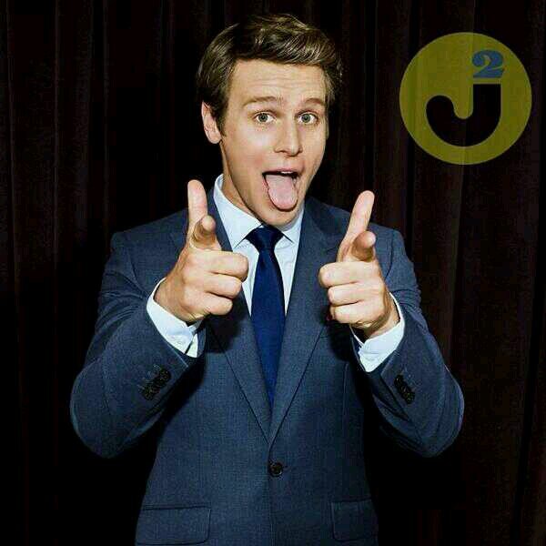 Hi Luv I am Jonathan Groff -Gay-