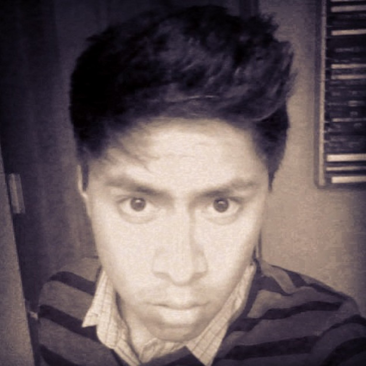 Always bored, estudiante de Actuaría sui generis, músico de medio tiempo. Encantado de conocerte.