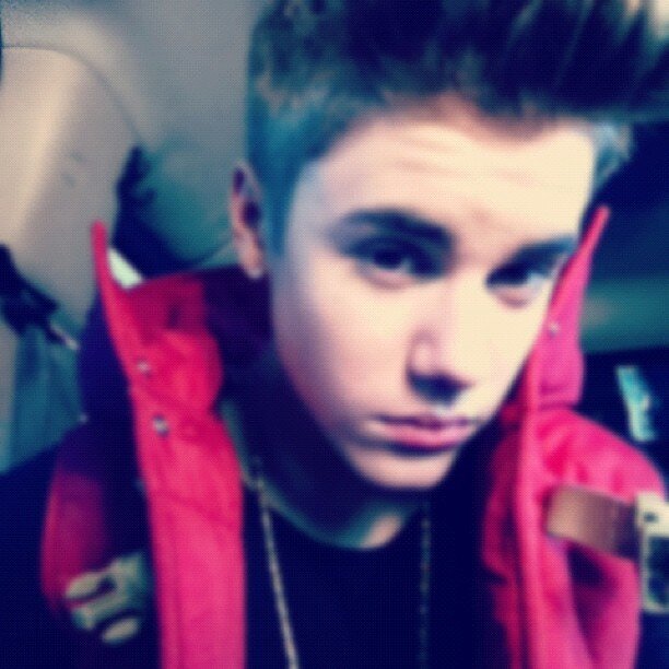 FOLLOW @ohhbieberx PLEASE (: ILY