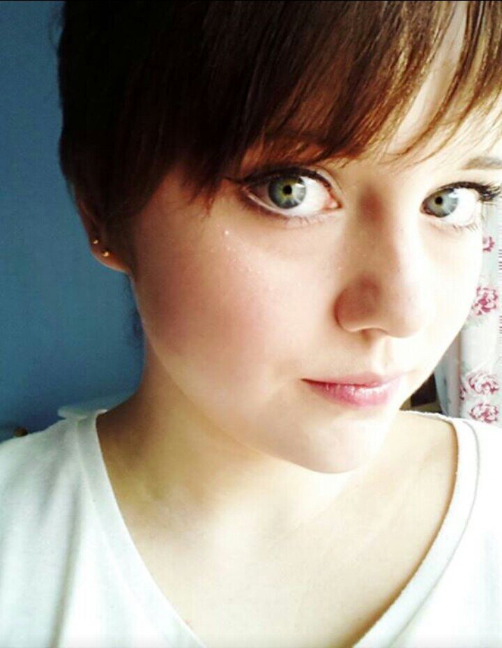 jo_plant's profile picture. Jodie Plant...19...loving life, My famalam and the buddies :D