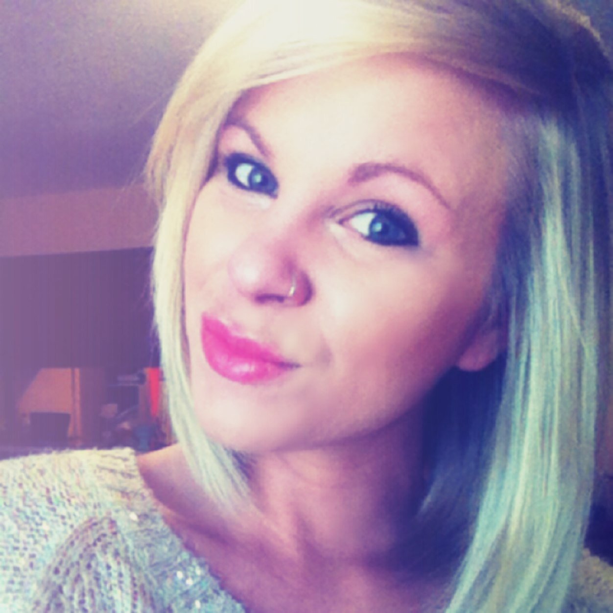 maggie_bogan's profile picture. Single Mom and not dancin on polls for money. Now paintings...thats a different story!