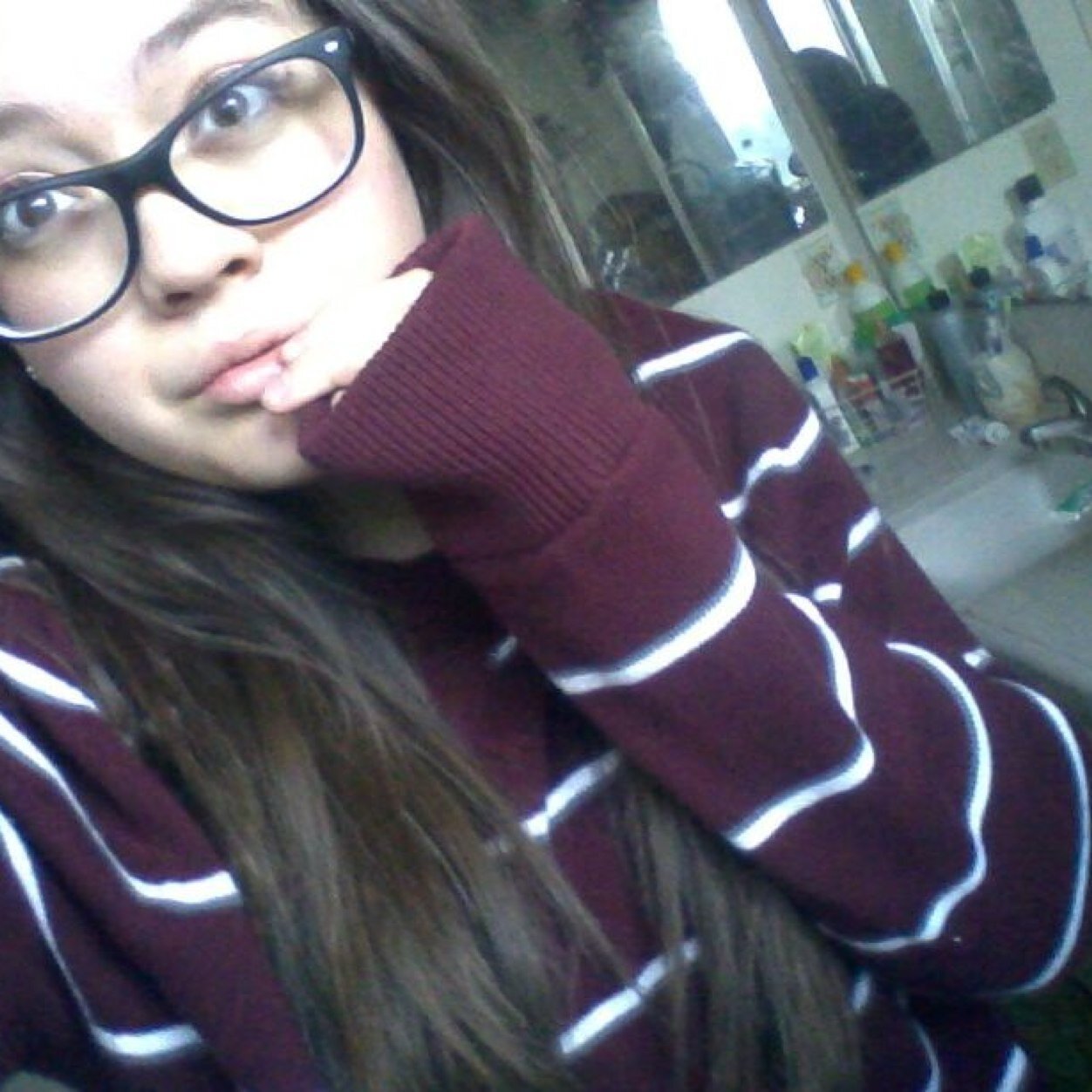 Heey . c: I'm a Girl COD Feeder . I like to skateboard & play ghost .