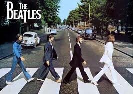 gosto de andar de skate... 
curto muito bandas de rock como:
 Guns n Roses,Slipk Not,Pink Floyd e
 The Beatles.
 gosto de tocar violão e guitarra
 e é só.