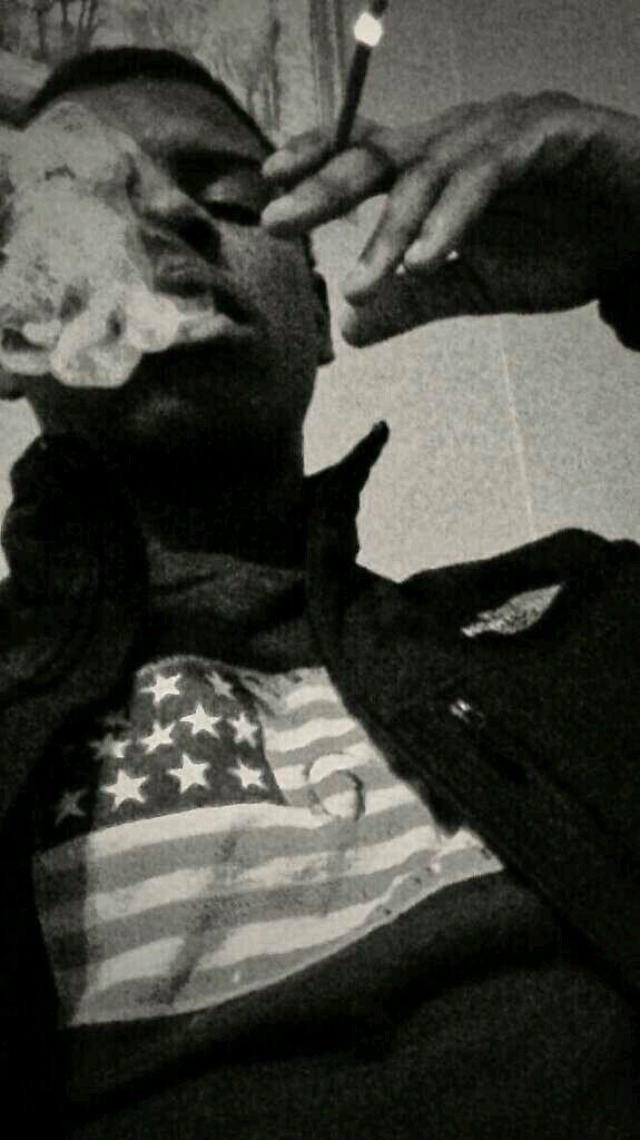 small circle whit no new niggas #GCE #4⃣4⃣8⃣7⃣ #freerell #freeross #FREETMCNEJU unc tbone unc short bitch