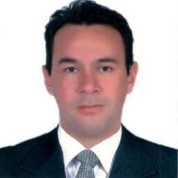 Magister Estudios Interdisciplinarios del Desarrollo, Especialista en Gerencia de los Recursos Naturales, del Medio Ambiente y Prevención de Desastres. Admon.