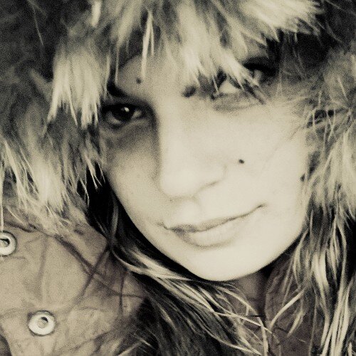 • tweet when I'm not on my feet ^_* •  Mother of two beautiful baby girls • FoLLow • ✌&LoVe!! Mwaahh^.^