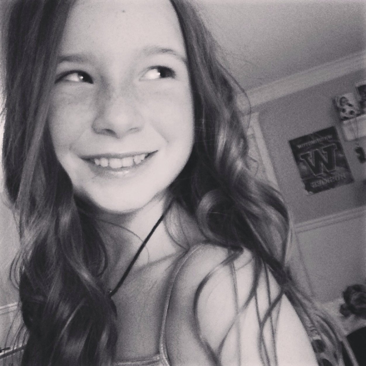 Hey its hannah! Well lets get started l love yoga, i love mermaids and i love basketball and other sports and i LOVE to draw!!!!!