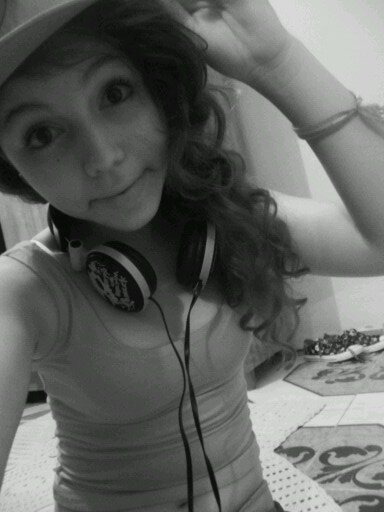 Ooh I got a body full of liquor with a cocaine kicker