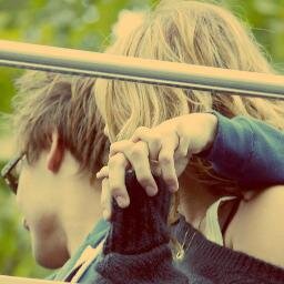 dee_osment's profile picture. there is a beautiful heart behind her wildness