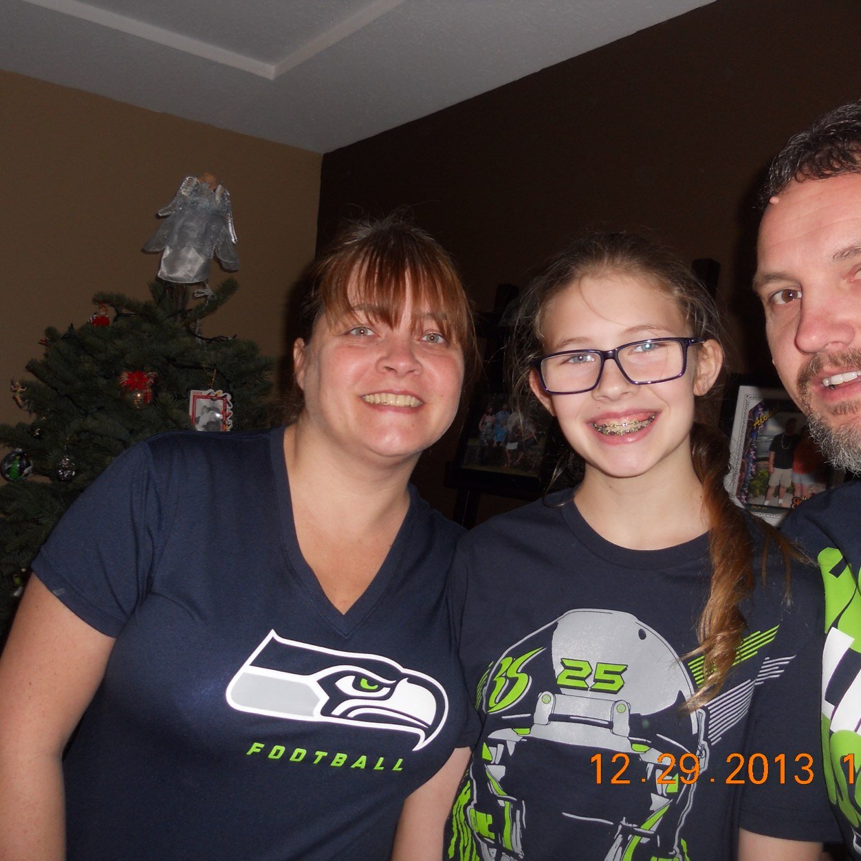 mona1marv2dako3's profile picture. 