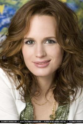 my name is Esme Cullen , love my Family and i love @carlisle_cull_ with all my heart