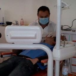 Cirujano dentista de profesión con especialidad en ENDODONCIA.