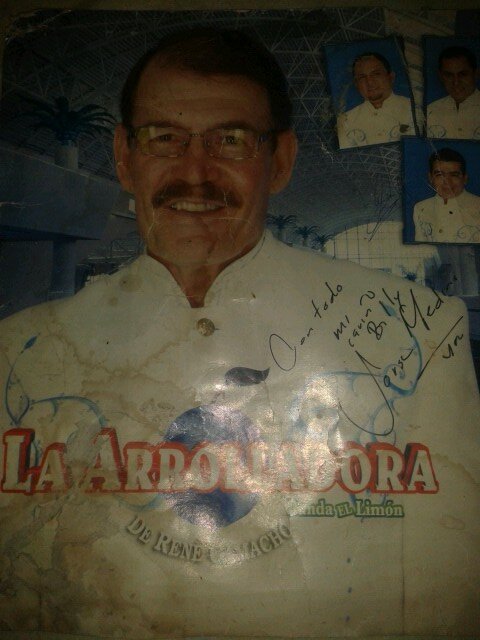 me gusta mucho la bandaa soy fan de la arrolladoraa y si pudieraa ir a todos sus bailess lo ariaa bohemio de aficion amigo del amigo