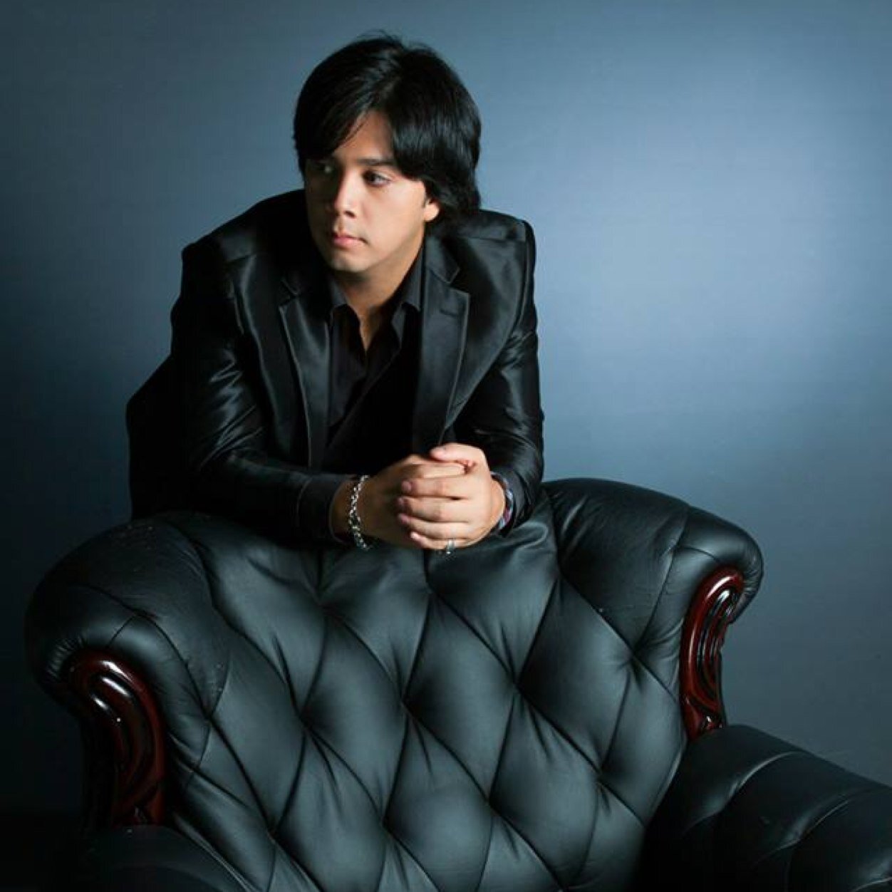 robishow81's profile picture. 