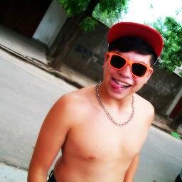 Tus ojos llenan mi cabeza de pensamientos inexplicables...