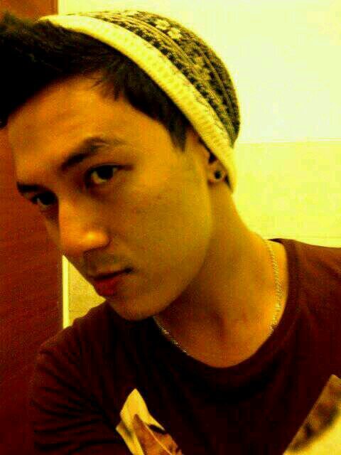 edward9114's profile picture. ╔══╗♫
║██║
║(o) ♫ ENJOY THE MUSIC PEOPLE ♫
╚══╝