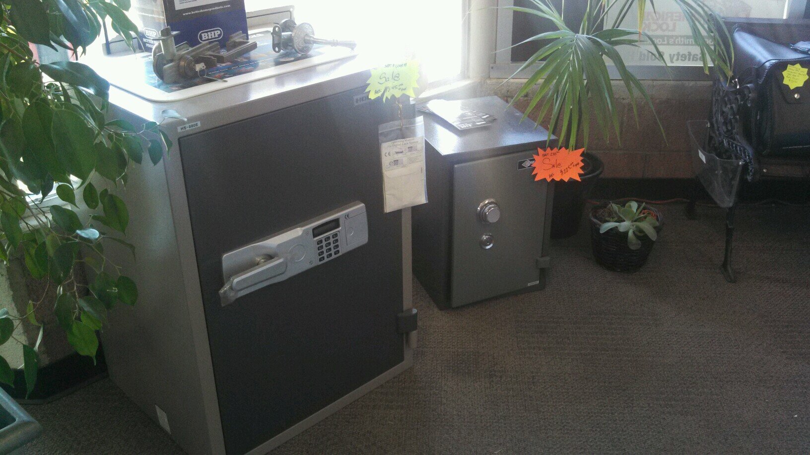 Commercial/Residential Mobile Locksmith that specializes in Mul-T-Lock  High Security Lock Products