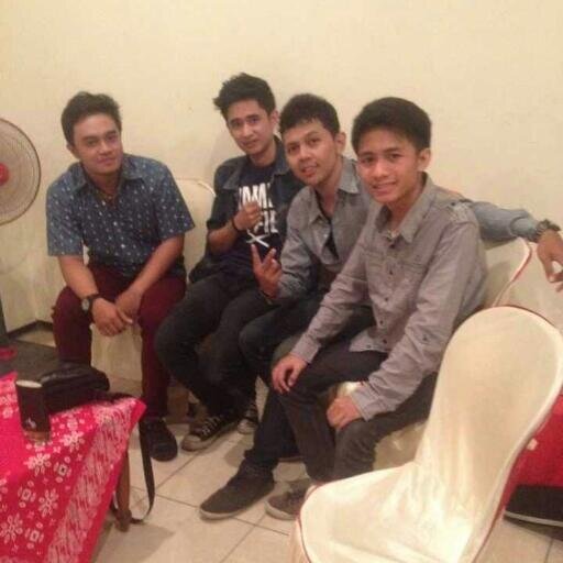 Single #LelakiSendiri | Halona are @Fianarditya @ryanakbar13 @mochamadfebi @okvan_pramudya | Booking : 27E64C5B / 085693257500
@GhaLheRaka @cindytazkia