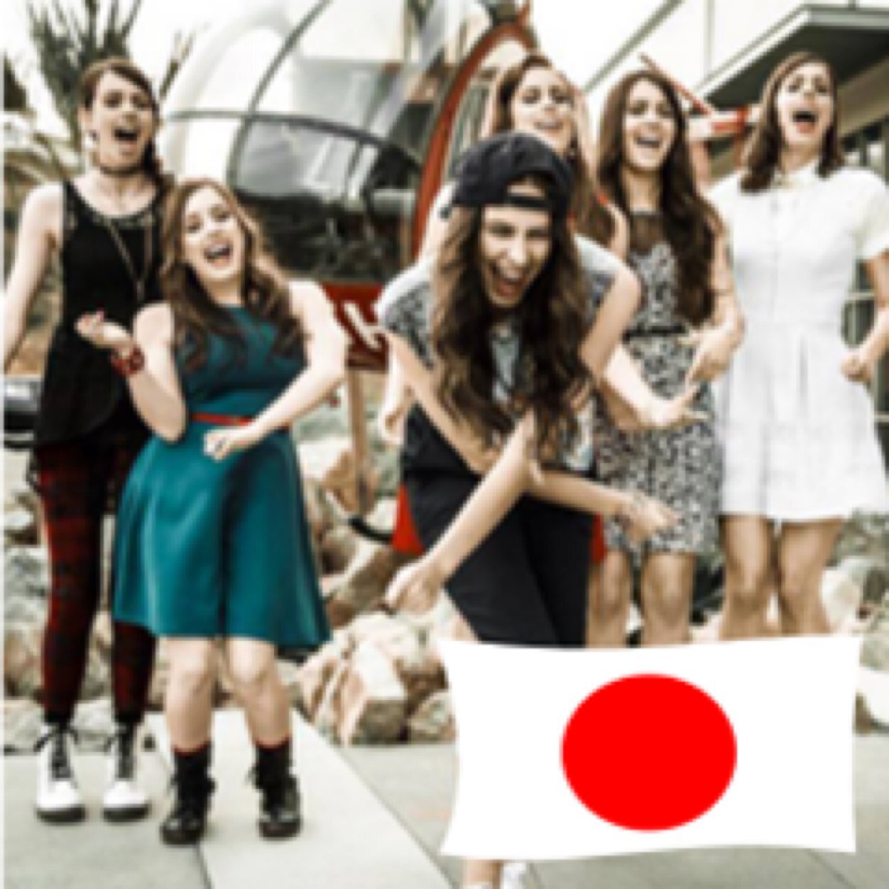 YouTubeのカバー動画を中心に活動中、Christina,Kath,Lisa,Amy,Lauren,Daniから成るアメリカの6人姉妹グループ @Cimorelliband (シモレリ)の非公式日本ファンアカウント!リプライ頂ければフォローバックします。Japanese fanpage of Cimorelli