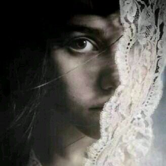 ‏‏‏‏‏‏‏‏‏مغرمهً بَ االهدوء يريحني، ..
يااخذني ل دنياا اعيشہااا بَ مفردي..
 فَ اكونن آميرهً دآخل ععالمي فقط ♡ َ