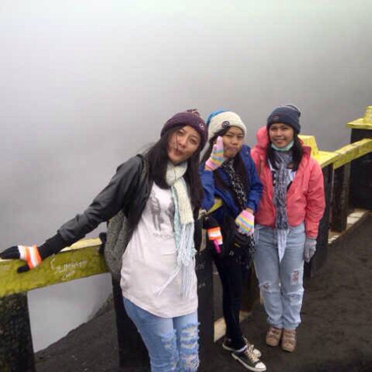 ridaGOB's profile picture. mamaku semangat ku ,papaku semangatku..mereka berdua adalah hidupku :)  | i'm a pharmacy student