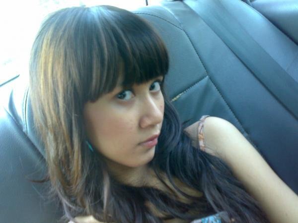 just simple girl.. :)