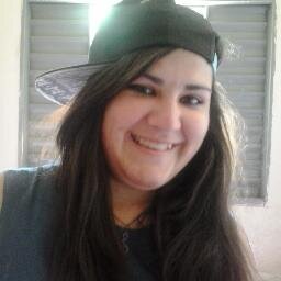 A garota que ama futebol,e adora a diversão ,sem falar que ama  rock.Adora séries,filmes e tudo mais ......