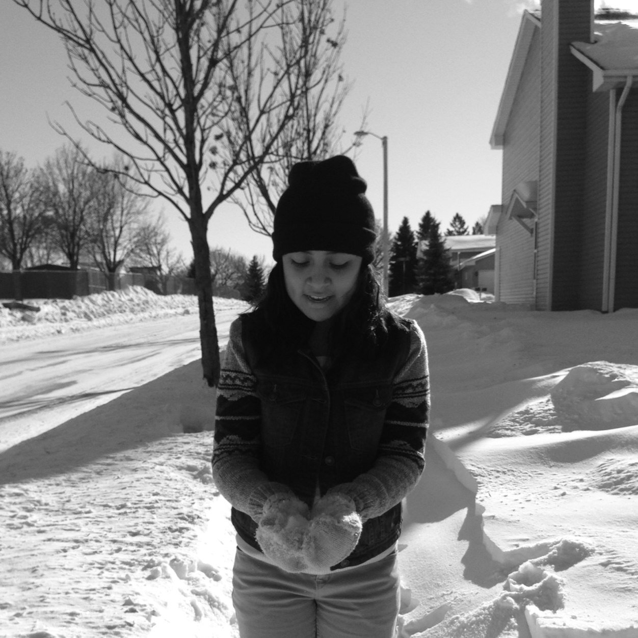 OfficialGisell_'s profile picture. So i plan on going to Cali to go visit @Brandon_rios1 and give him a big hug and never let go and take pictures with him and meet his wife and children ;o