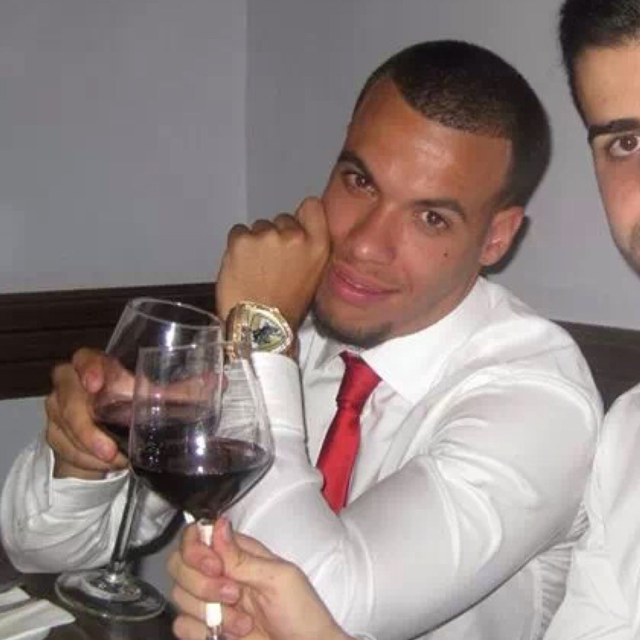Canario, tejinero, deportista y Graduado en Administracion y Dirección de Empresas