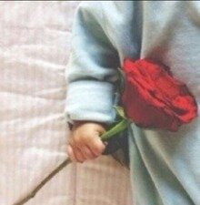 سوف اوصل ماتريد ان تكتبه لصديقك دون ان يعلم من انت اكتب لي ع الخاص وسوف اغرد به مع اسم حسابه