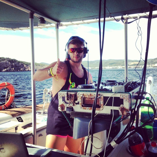 Deejay & Producer (Spain). | FABRIK | Reggaeton, Dembow, Electro-Latino, Pachangueo, EDM, House, Comercial...