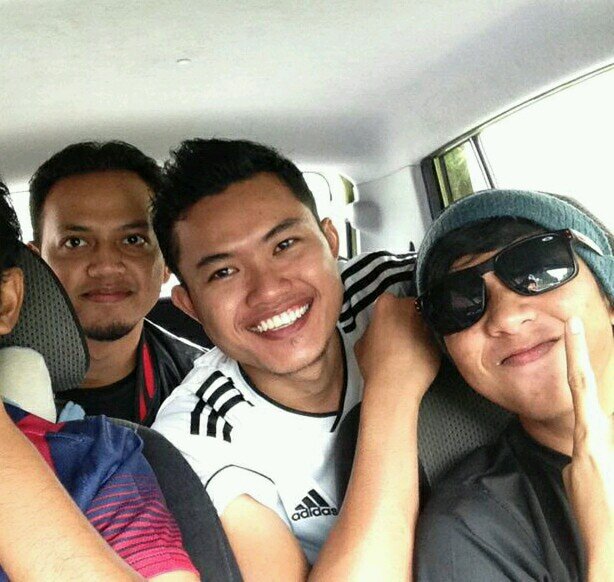 HelmiSahri's profile picture. | ukhuwah itu sampai bila bila | xkn ilang ank nogori | UTMKL UTMJB |