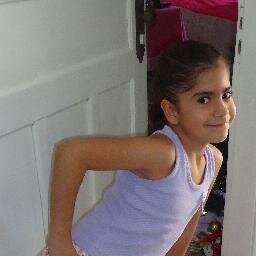 Sou uma garota legal,simpática e muito sapeka as vezes..♥