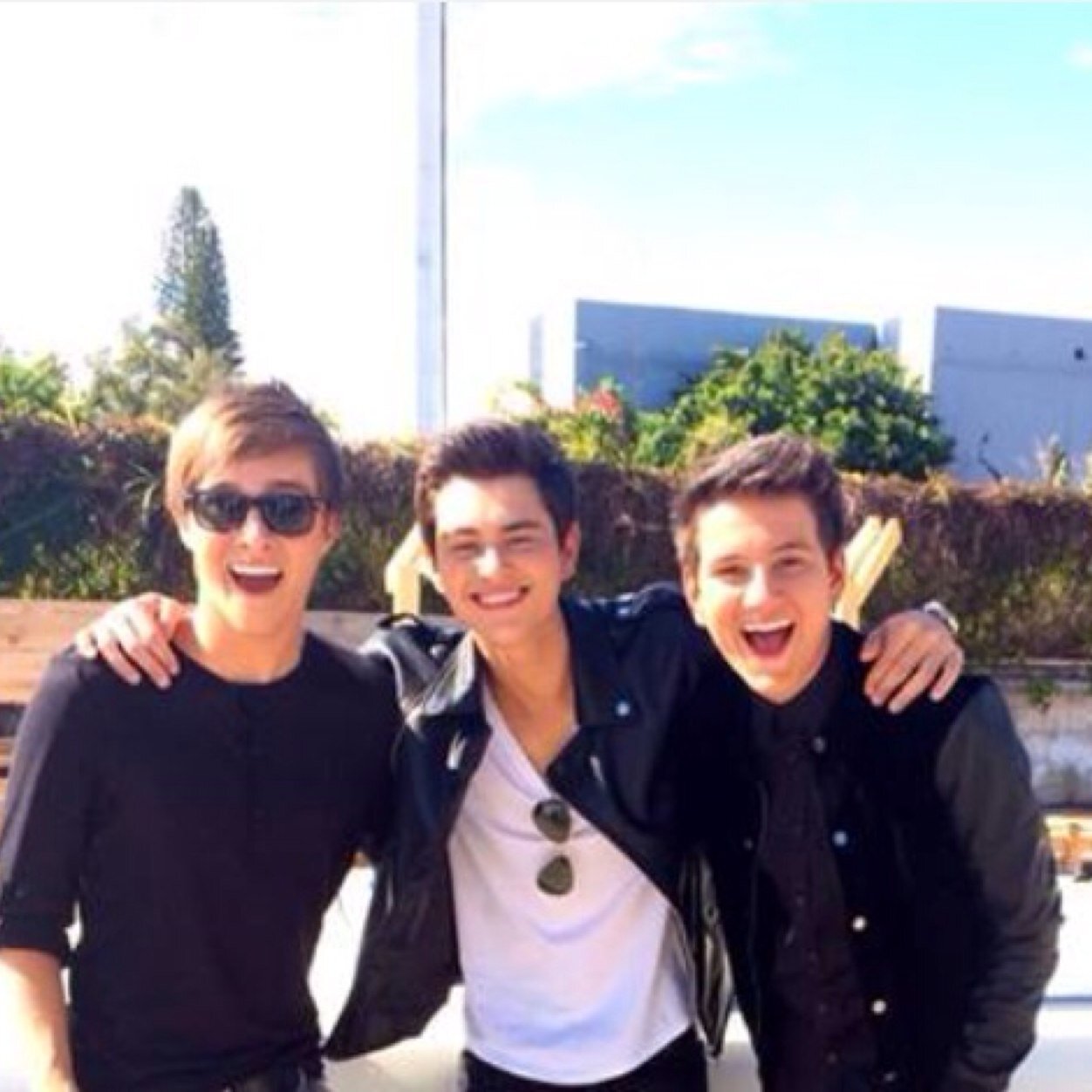 Hi im a directioner & a Exiter wattpad reader but not doing a story follow me i ll follow back