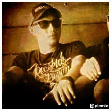 dionnshakey's profile picture. MUSICIANS | @shakey_band kibor Playr | Husband of @ida_gdance n Funny Daddy of Alfarrel Dida & Dida Talita | Broth of @dimasmangund n @ViideeVi | CEO LONDRIKITA