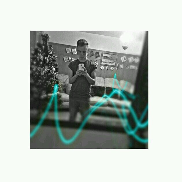 instagram: @Lewis_millen96